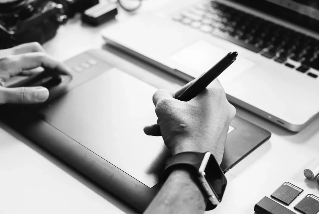 Digital marketing analyst showcasing professional services like SEO, social media marketing, and web strategy for online business growth